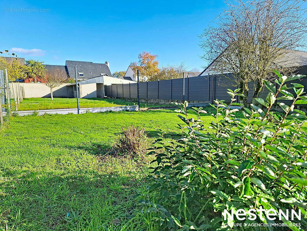 Terrain à SAINTE-LUCE-SUR-LOIRE