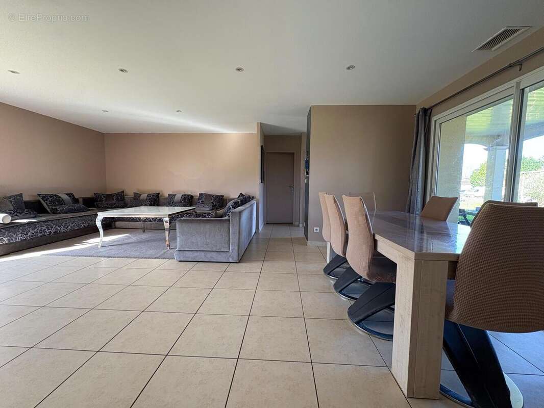 Photo 5 - Maison à MONTBETON