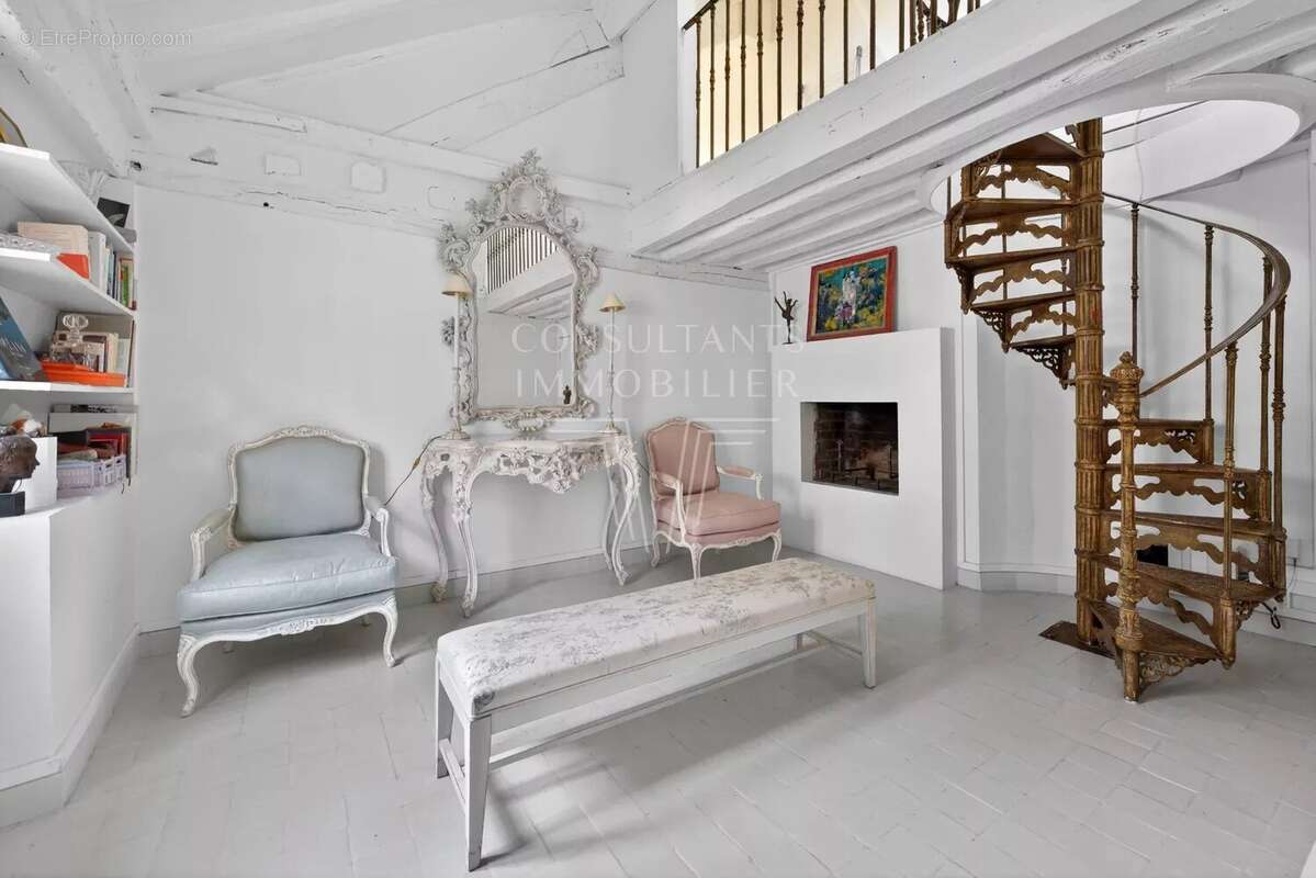 Appartement à PARIS-7E