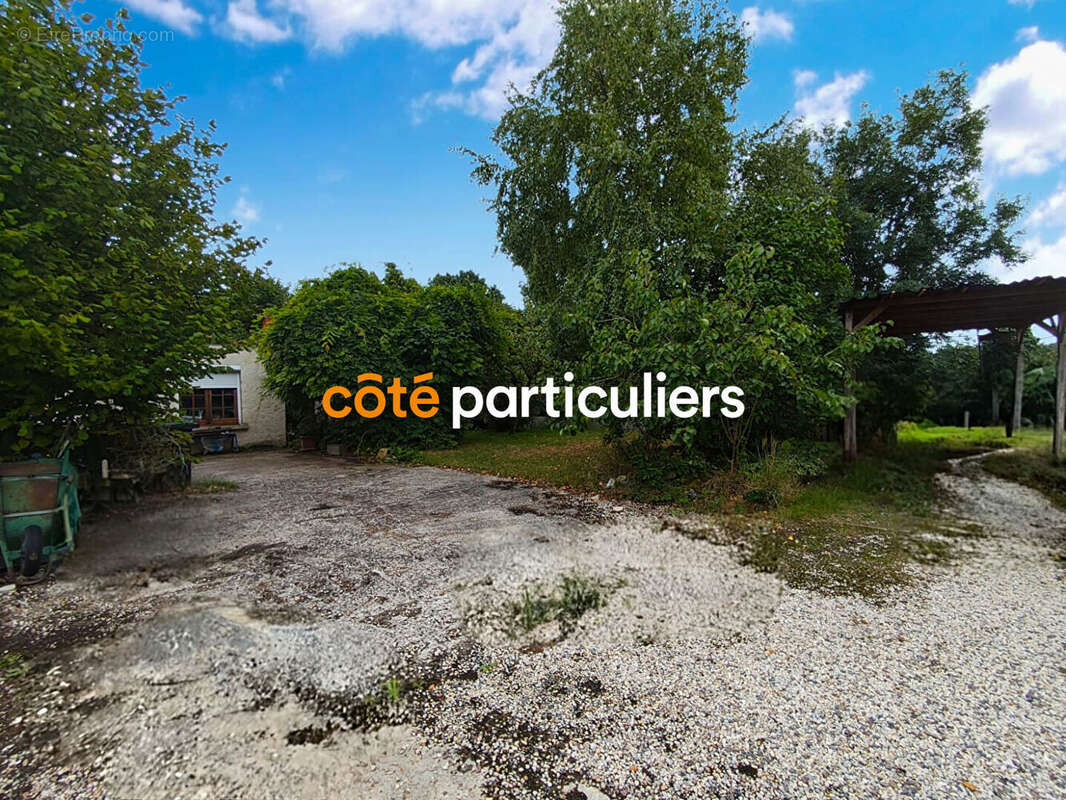 Maison à MERY-CORBON