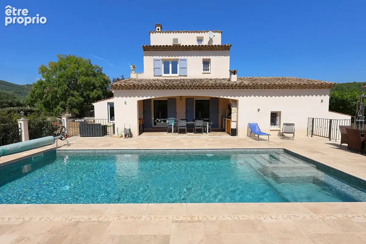 Maison à SAINT-CEZAIRE-SUR-SIAGNE