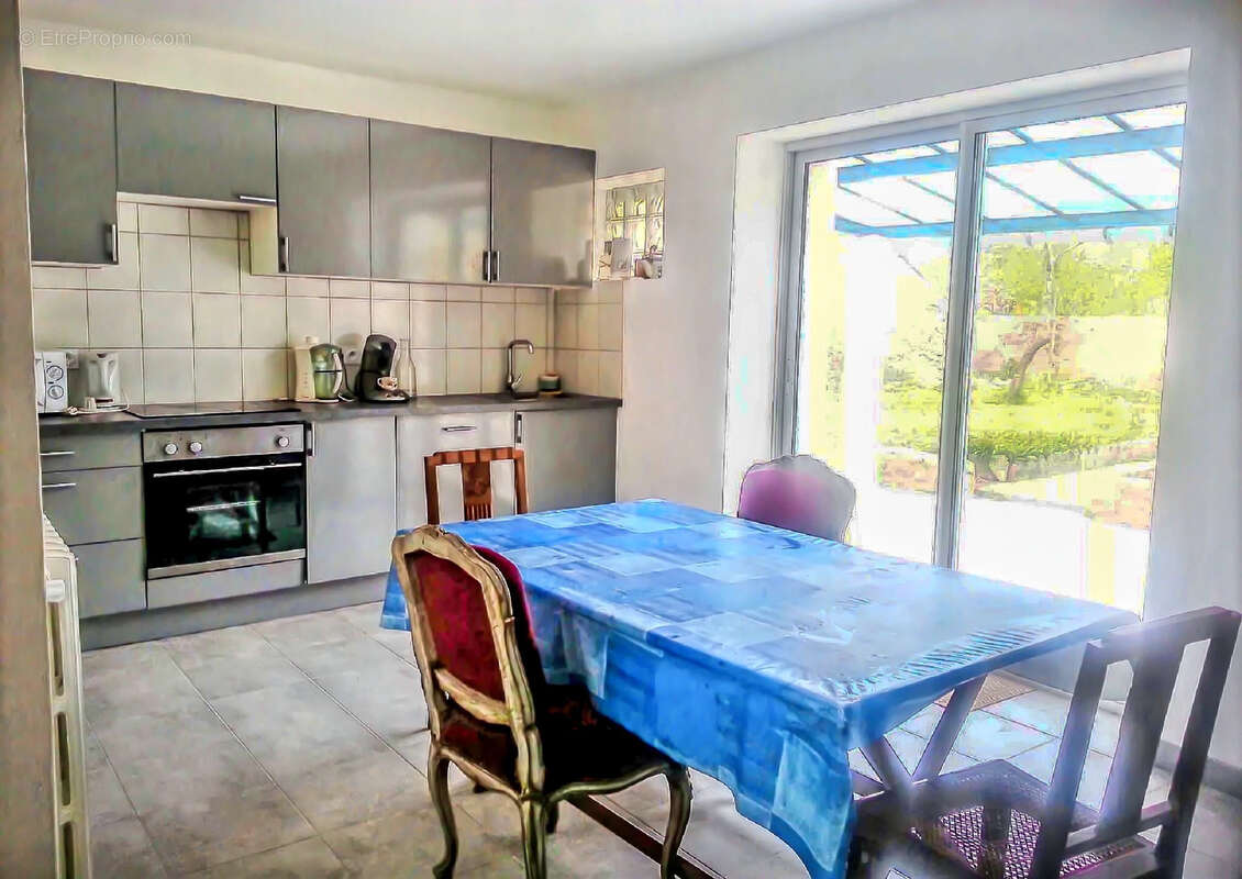 Maison à SAINT-COSME-EN-VAIRAIS