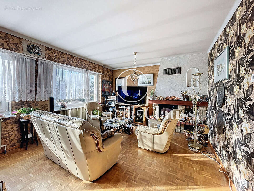 Maison à VILLAGE-NEUF