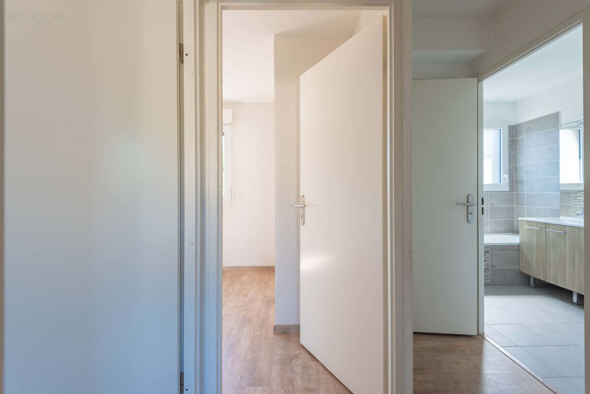 Maison de 78 m2 - 3 chambres - proche ecole et toutes commodites - photo 7