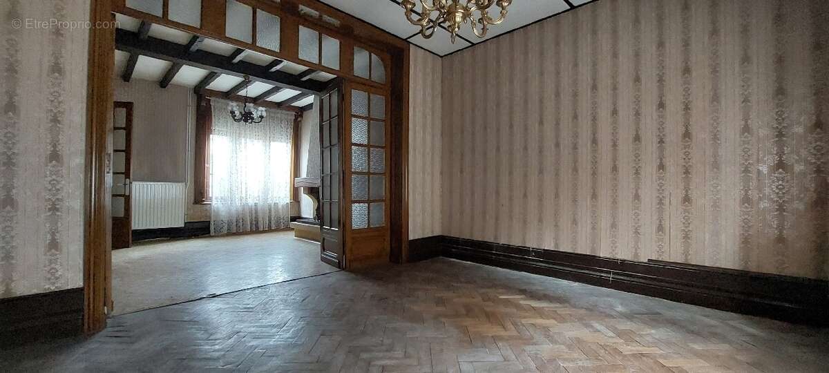 Maison à BRUAY-LA-BUISSIERE