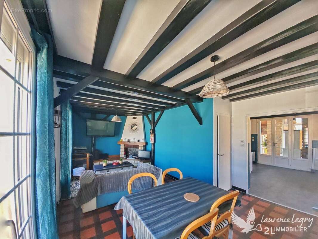 Maison familiale de 157 m² à Parigné-l'Évêque  DPE B - photo 6