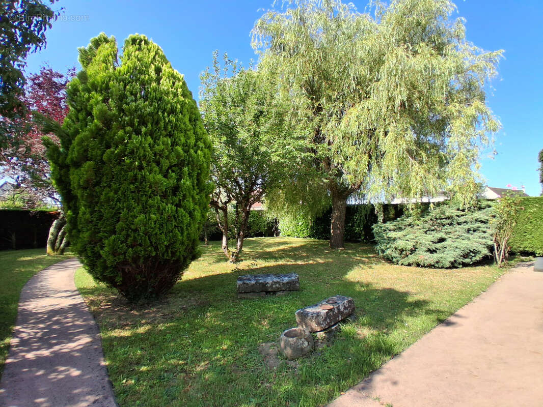 Pavillon avec garage, jardin clos et arboré - photo 17