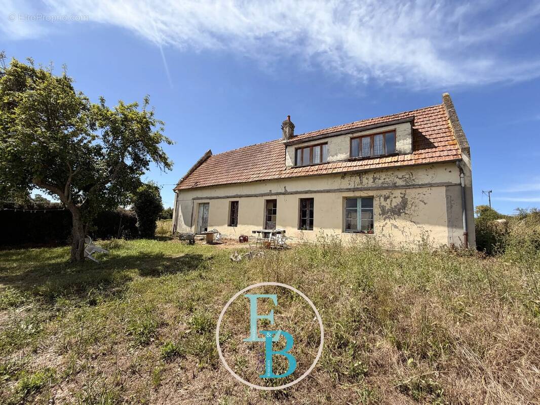 Maison à PETIVILLE