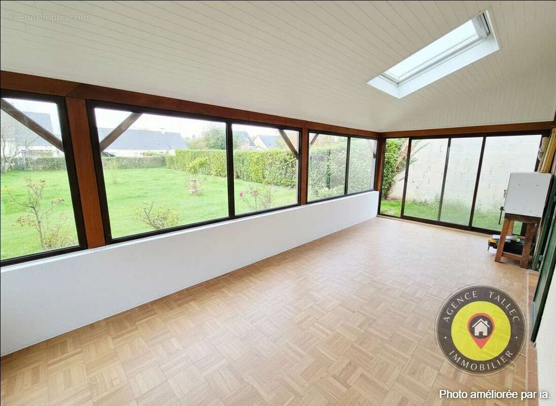 Maison à LANGROLAY-SUR-RANCE