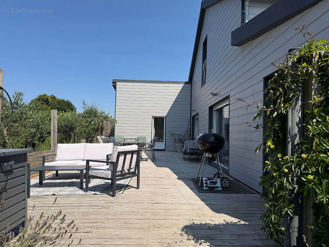 OCTEVILLE-SUR-MER - Propriété d'exception - Maison + gîte indépendant - 233.70m² - 1 939 m² - photo 4