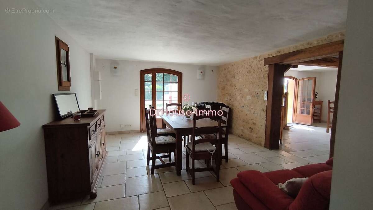 Maison 125 m² à Saint-Germain-Et-Mons  - photo 11