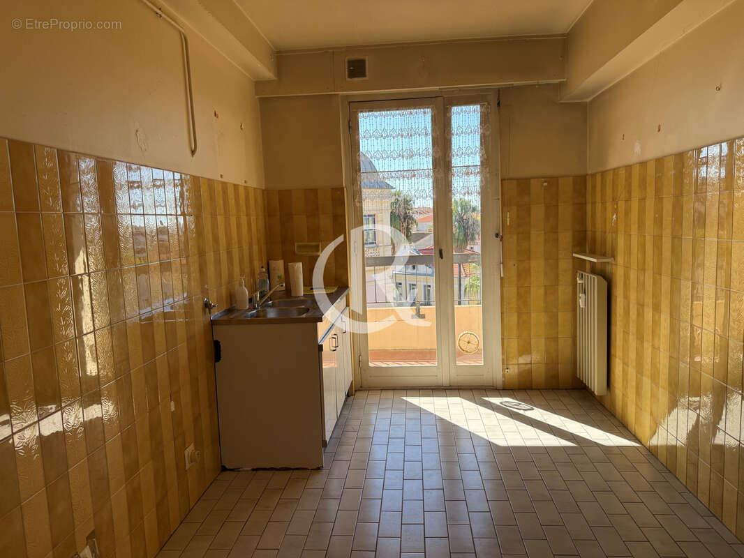Hyeres centre - t3 vue degagee - ascenseur - photo 10
