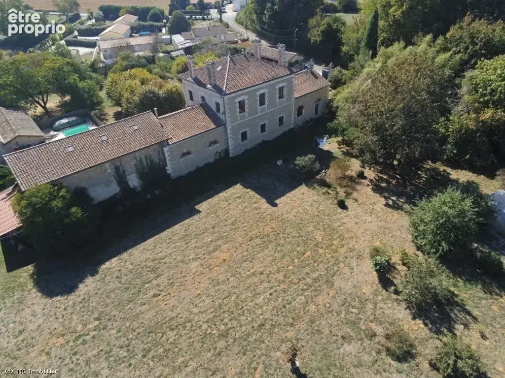 Superbe Ancien Prieuré Bien Rénové Avec Piscine, Mares et Parc Clos - photo 42