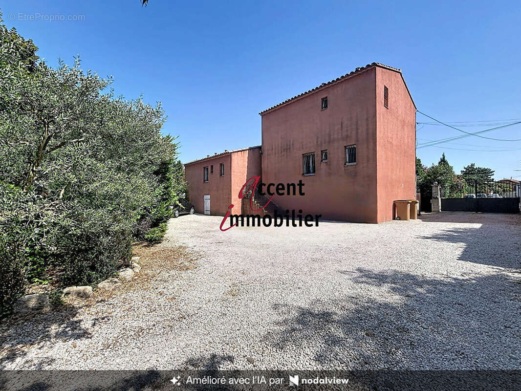 Ensemble immobilier avec mas et revenus locatifs - photo 14
