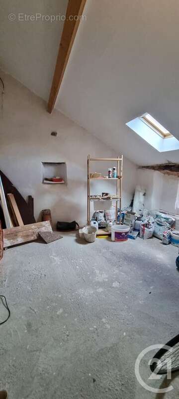 Maison à SAINT-SANTIN-CANTALES