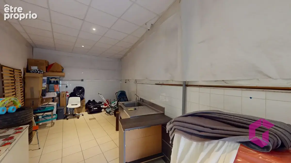 Appartement et local commercial - photo 13