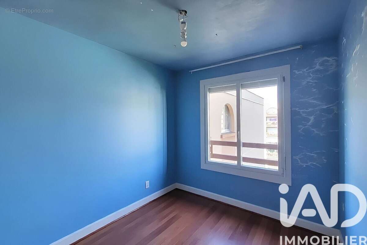 Photo 8 - Appartement à GENNEVILLIERS