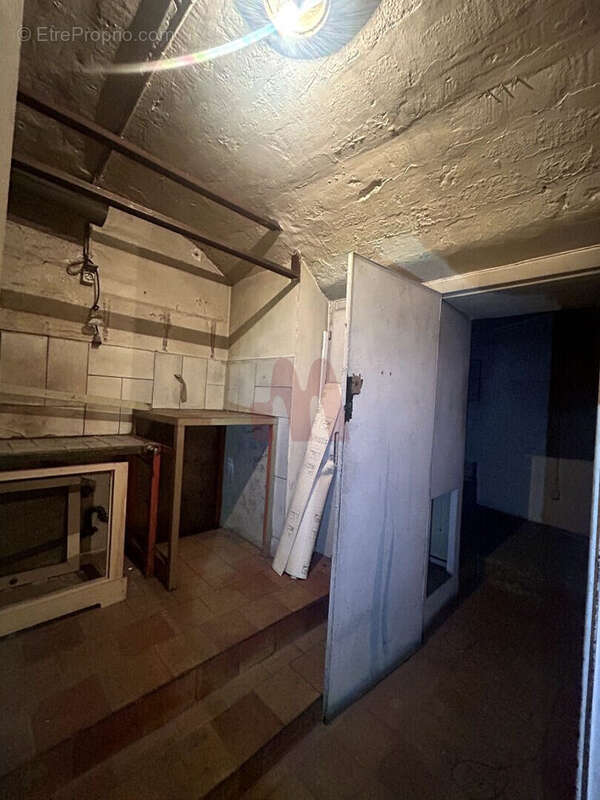 Commerce à PARIS-9E