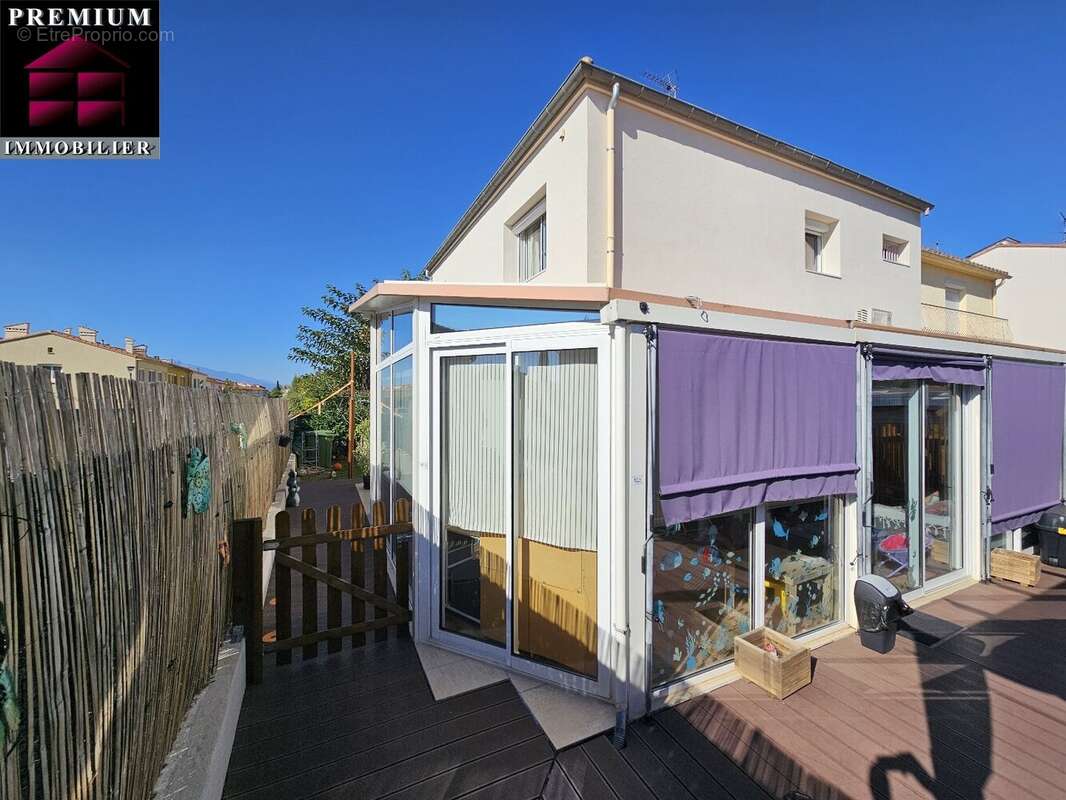 Maison à SAINT-ESTEVE