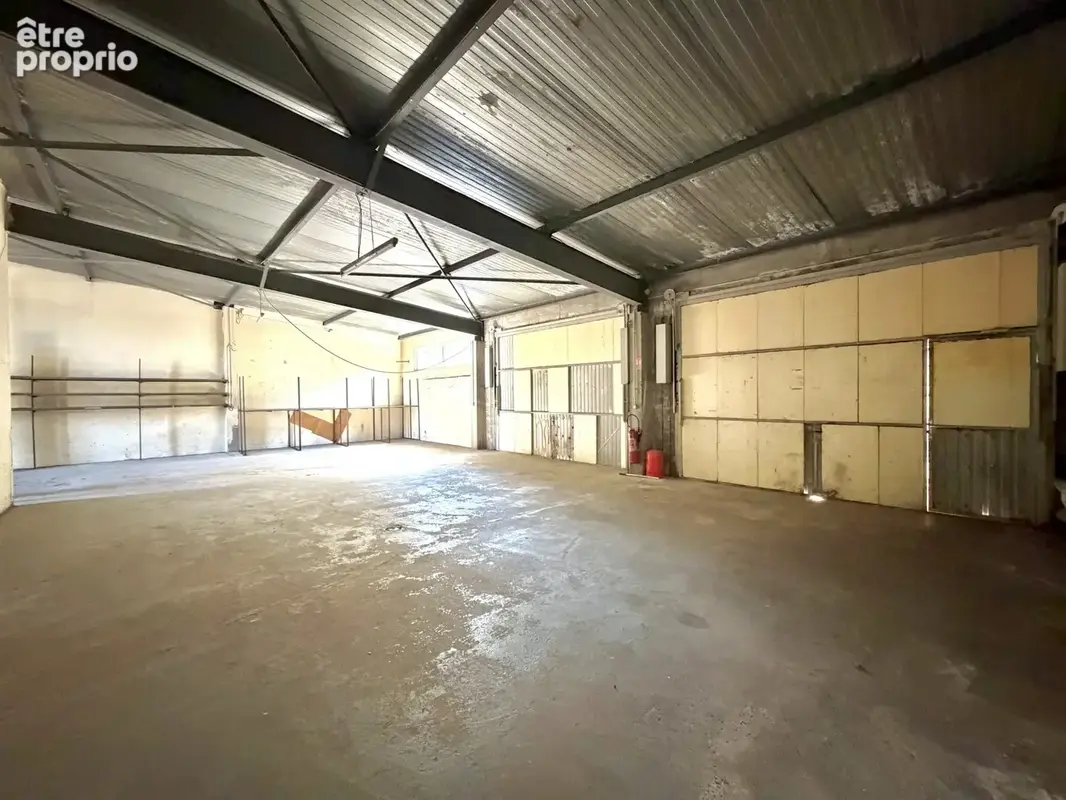 Immeuble commercial polyvalent aux portes de la frontière. - photo 8