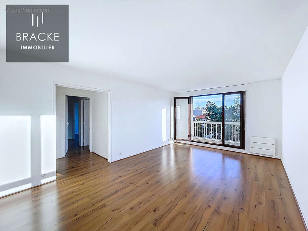 Appartement à COURBEVOIE