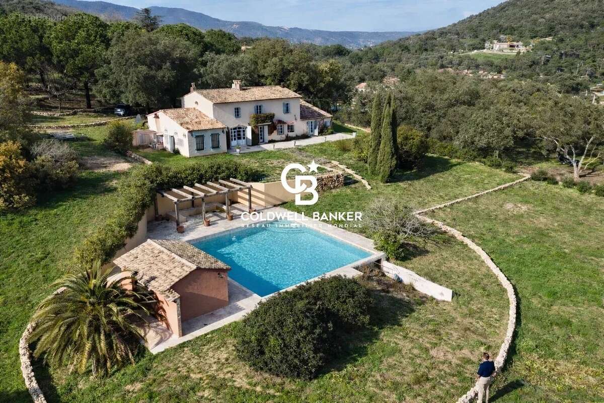 Maison à PLAN-DE-LA-TOUR