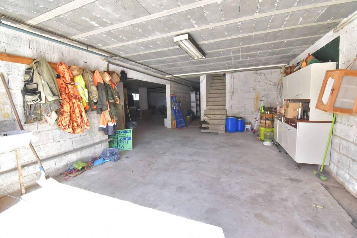 EN EXCLUSIVITÉ   Maison à 10 min de Moulins sur 5 000 m2 de terrain - photo 16