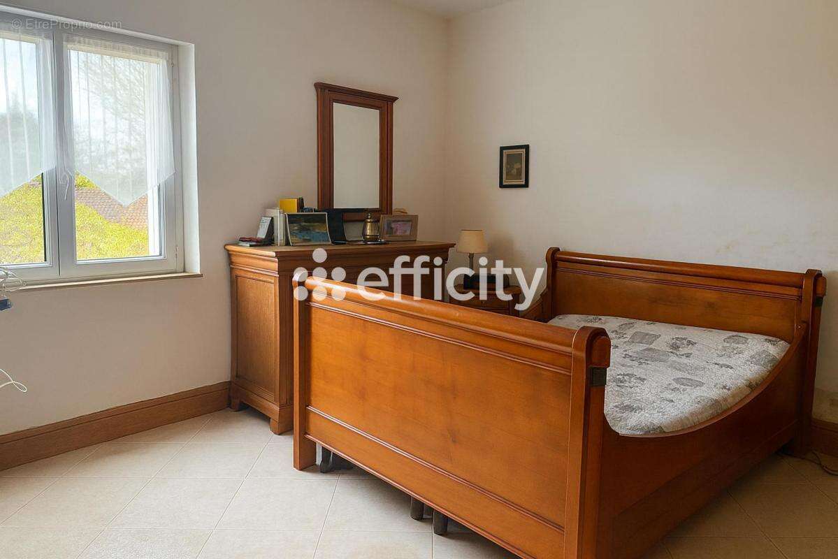 Maison à CENAC-ET-SAINT-JULIEN