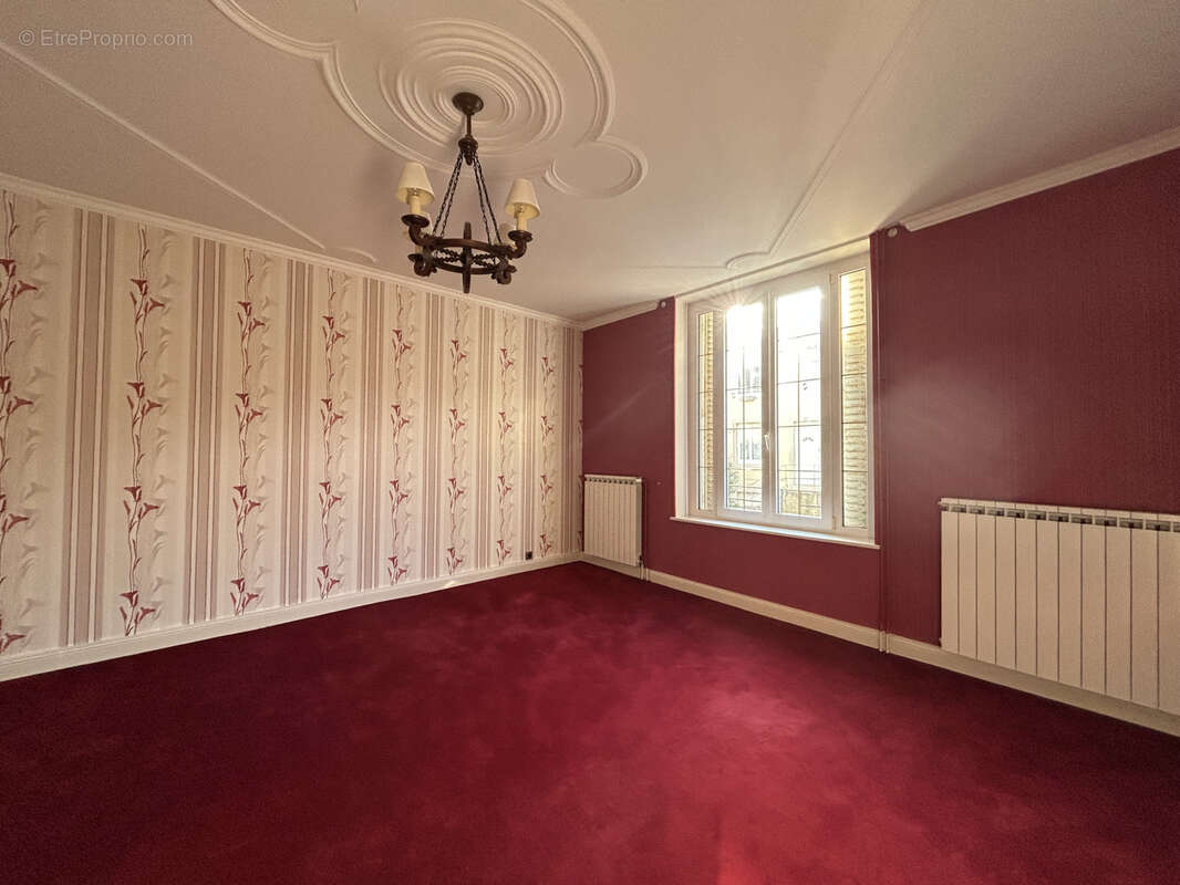 Maison à PIERRE-LA-TREICHE