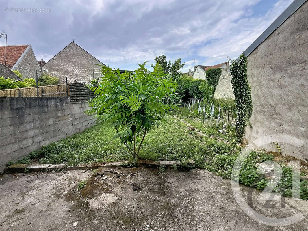 Maison 167 m² à Saint-Bris-Le-Vineux  - photo 5
