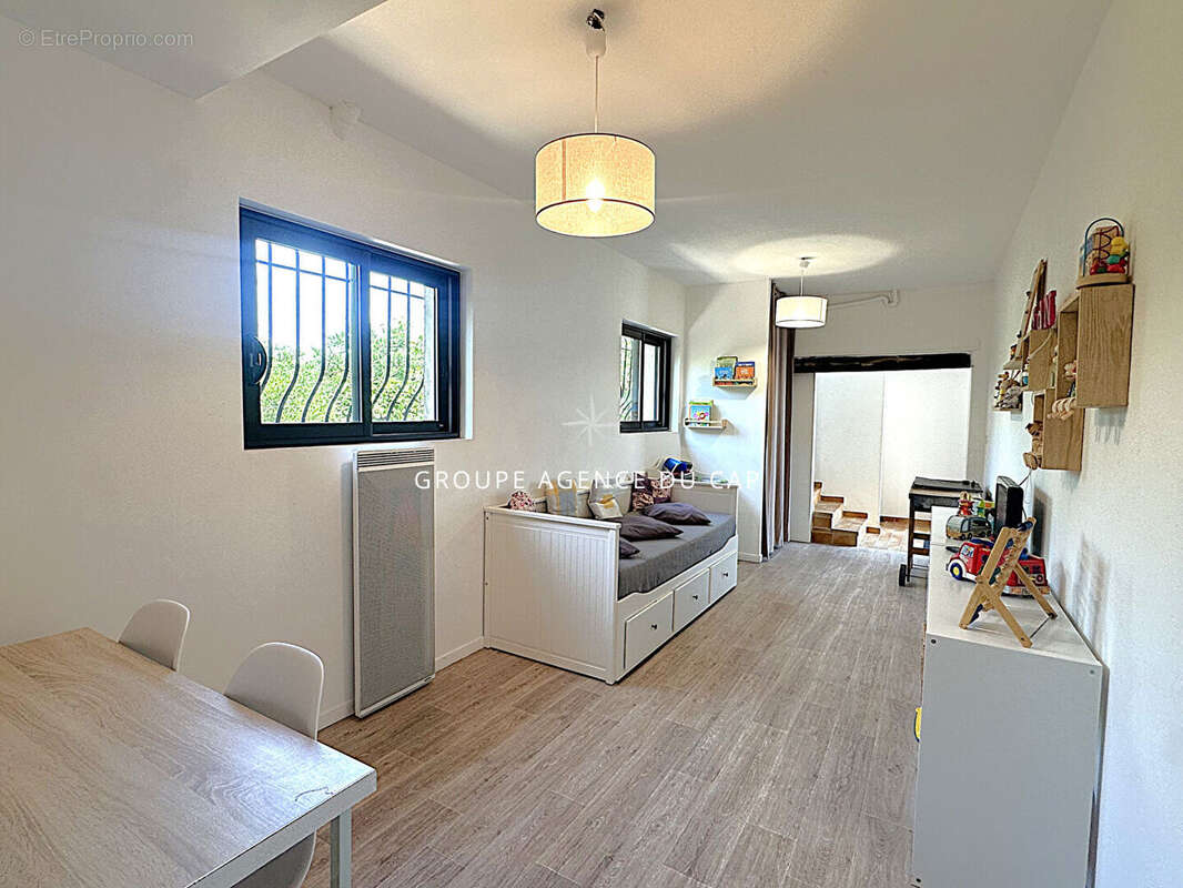 Maison à LES ISSAMBRES