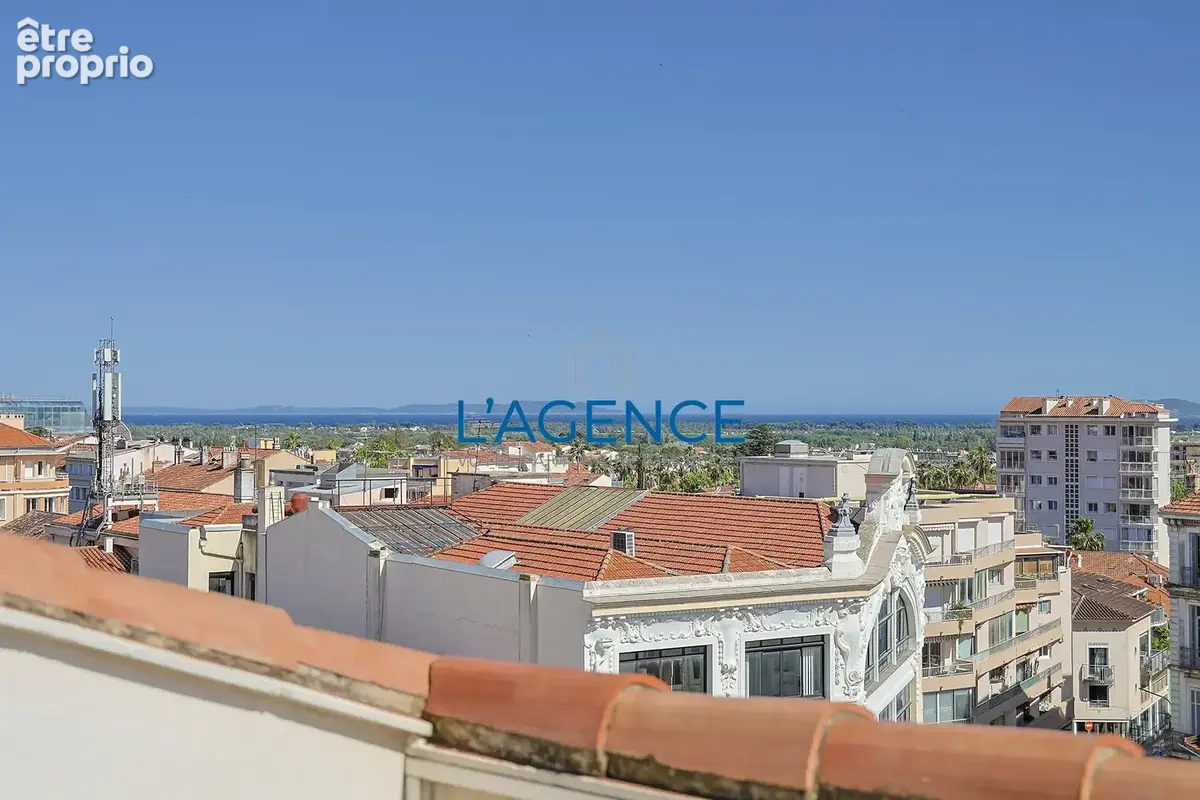 Appartement T4 de 134 m2 avec terrasse de 53m2 en dernier étage avec ascenseur au centre ville de Hyères - photo 2