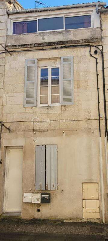 Appartement à SAINTES