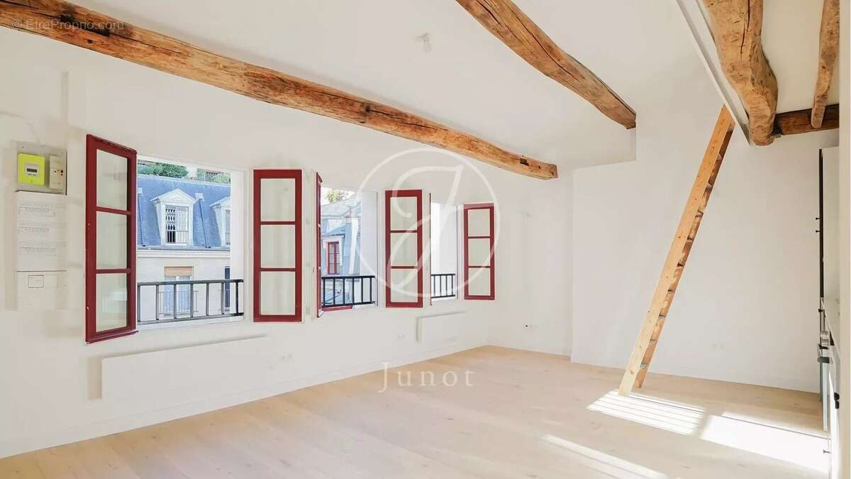 Appartement à PARIS-3E