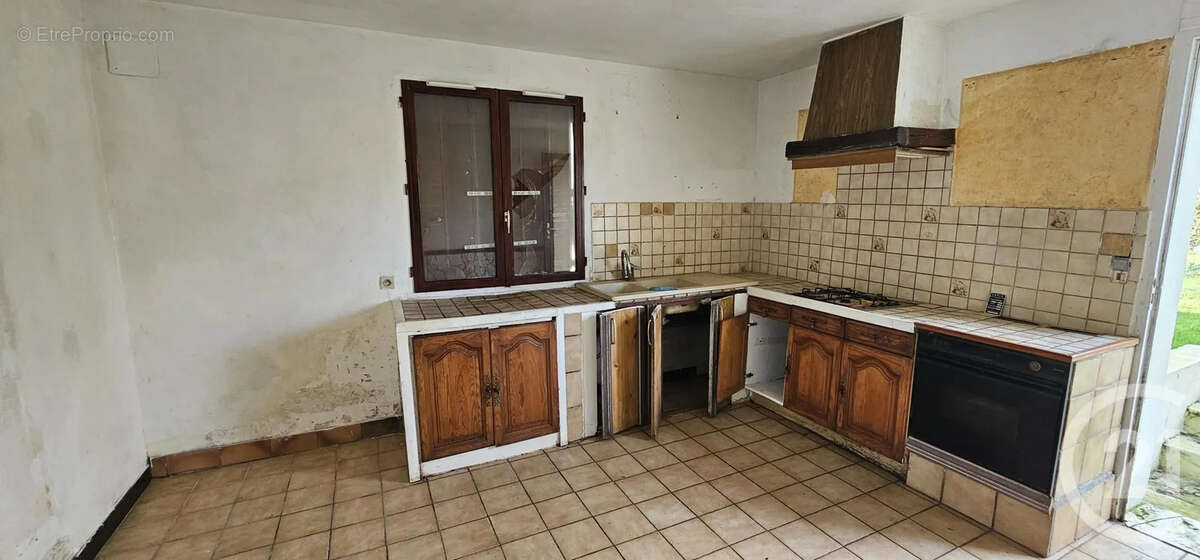 Maison à MONTHARVILLE