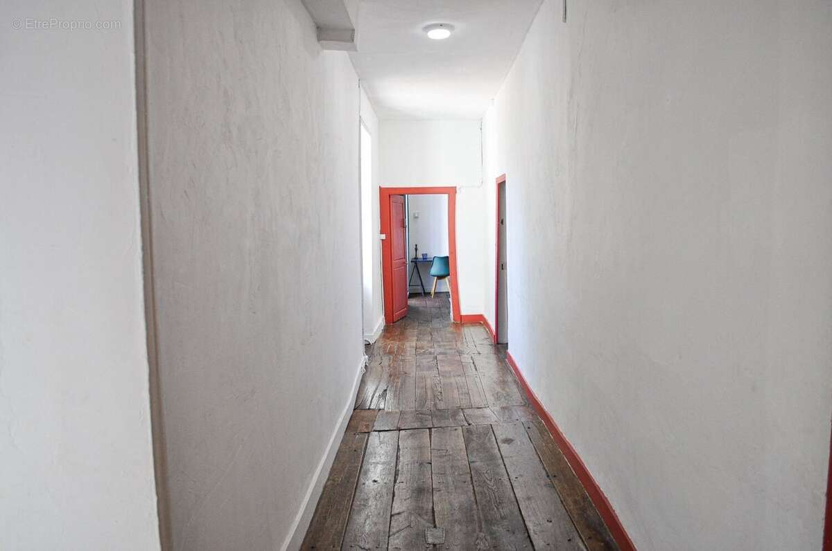 Maison en pierre - 247 m² - 8 chambres - Terrain 2 130 m² - Savignac-les-Églises - photo 15