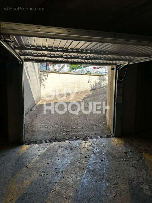 Parking à JUVISY-SUR-ORGE