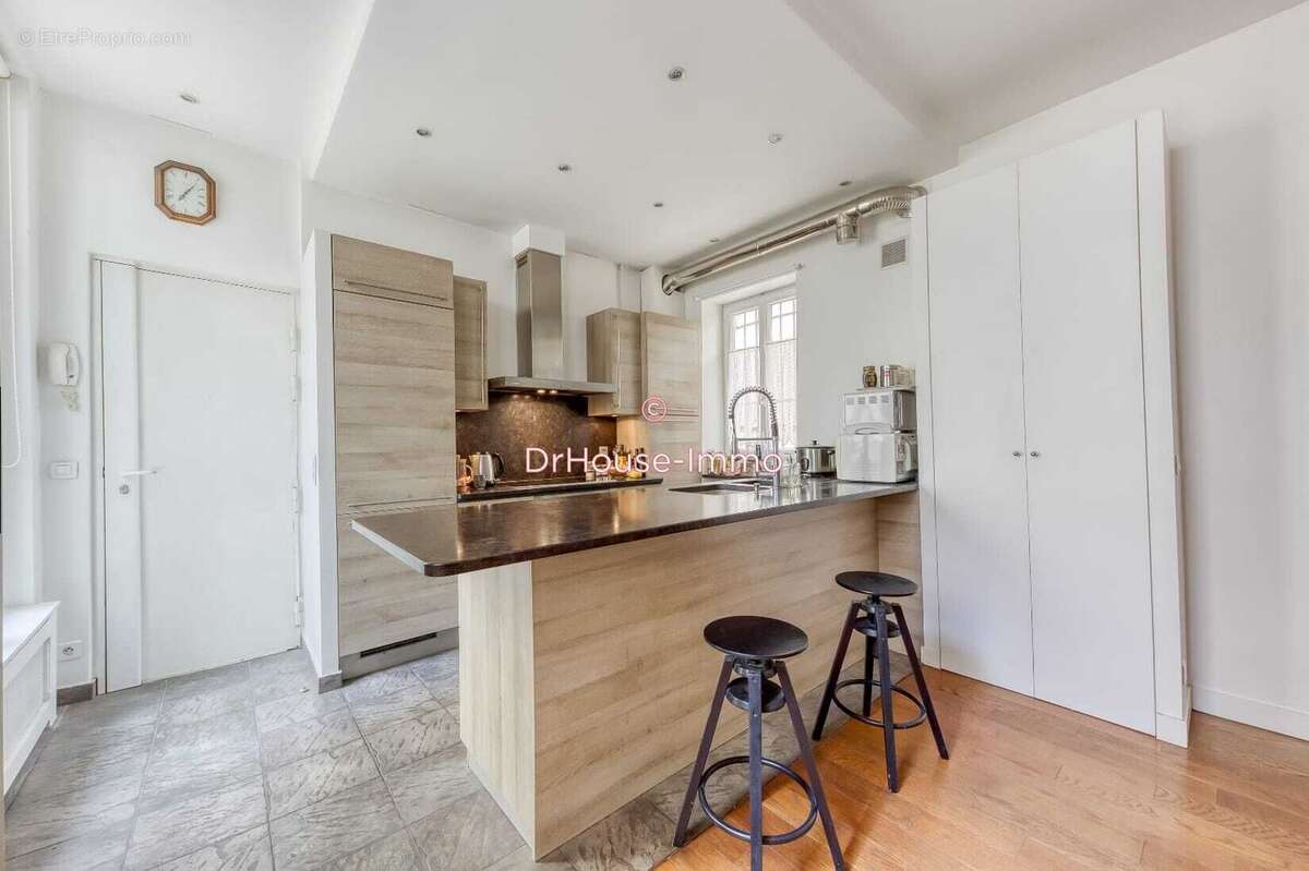 Appartement 87 m² à Paris-9e  - photo 5