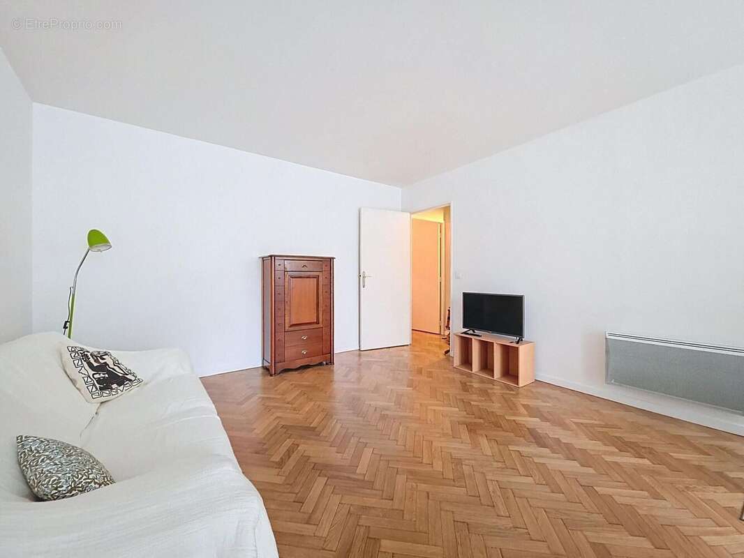 Photo 9 - Appartement à LES LILAS