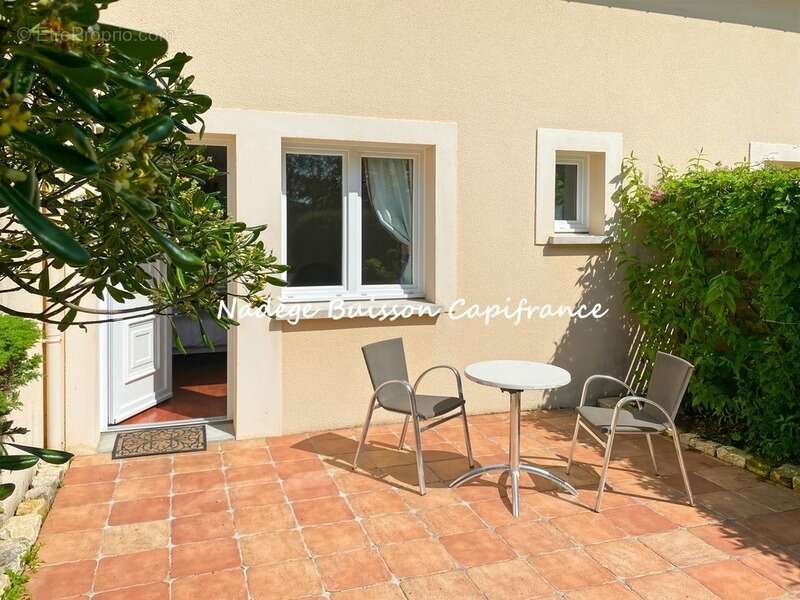 Appartement à COLLEVILLE-SUR-MER