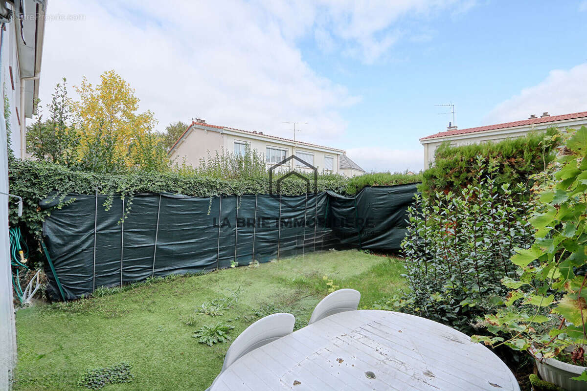 Maison à VILLECRESNES