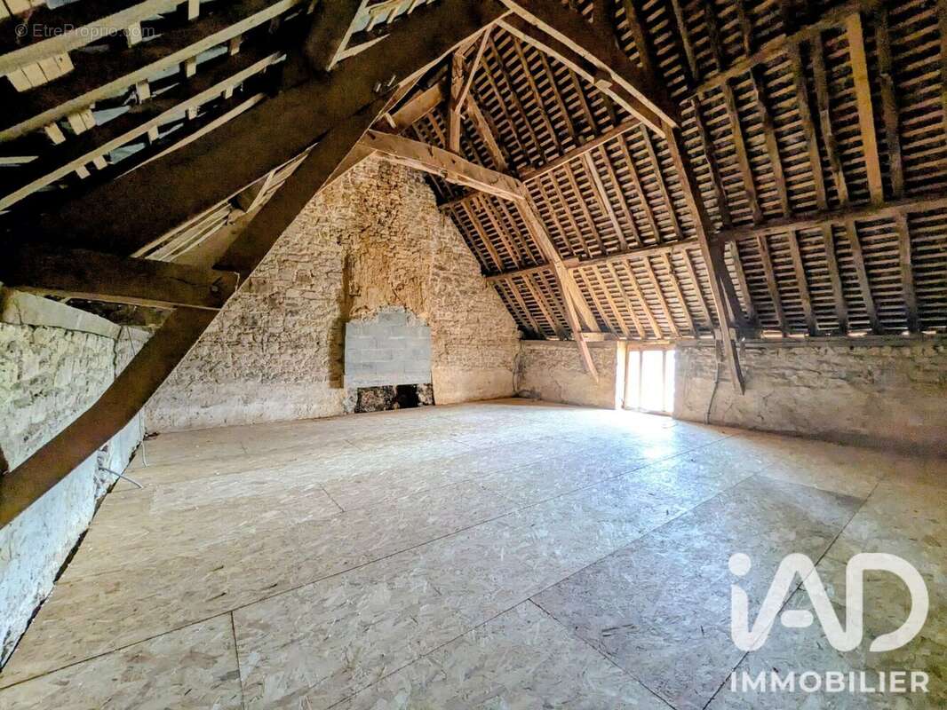 Maison 109 m² à Saint-Ellier-Du-Maine  - photo 5