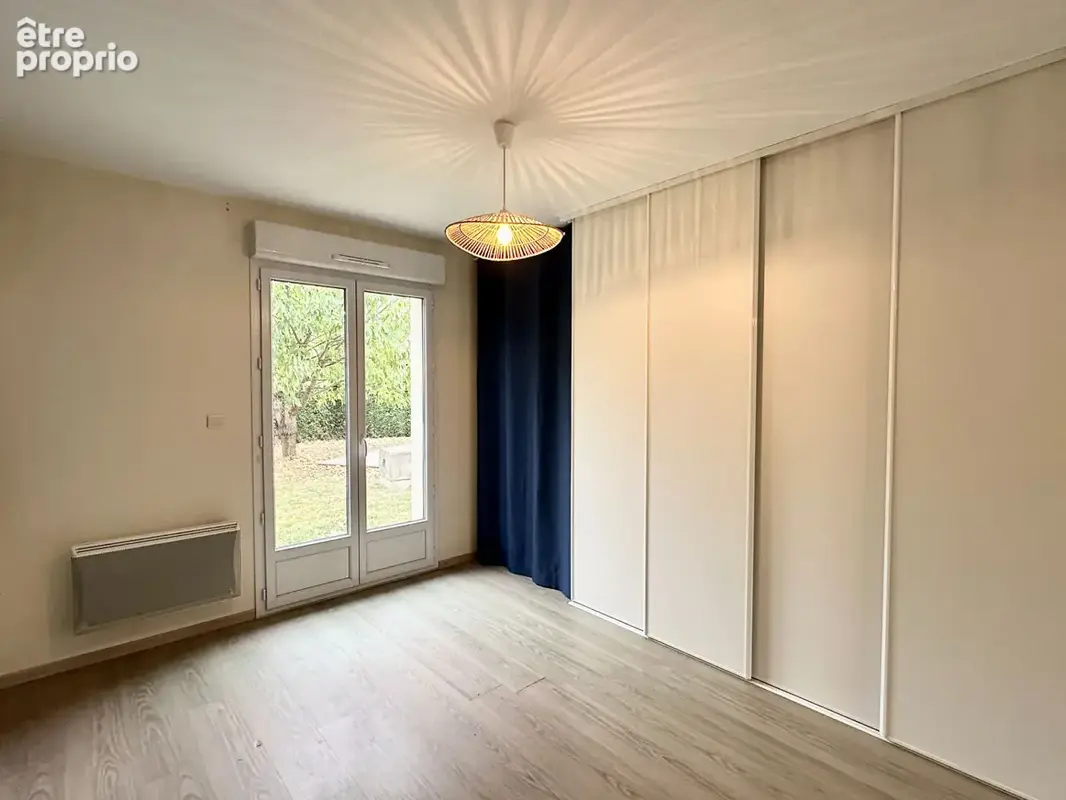 Saint-Pantaléon-de-Larche, plain pied, 3 chambres,100 m2, piscine ! - photo 13
