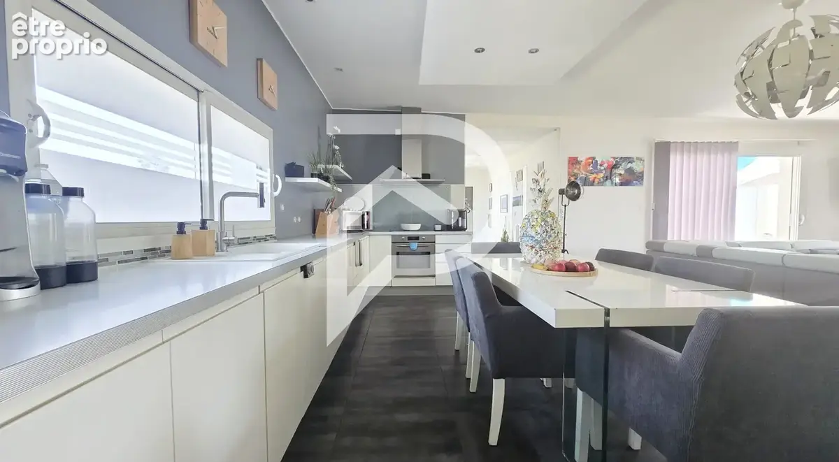 Maison 5 pièces 145 m2  terrain et grand garage - photo 3