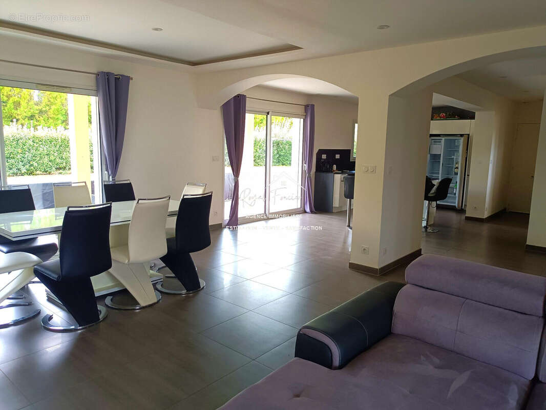 Séjour - Maison à LA CELLE-SAINT-AVANT