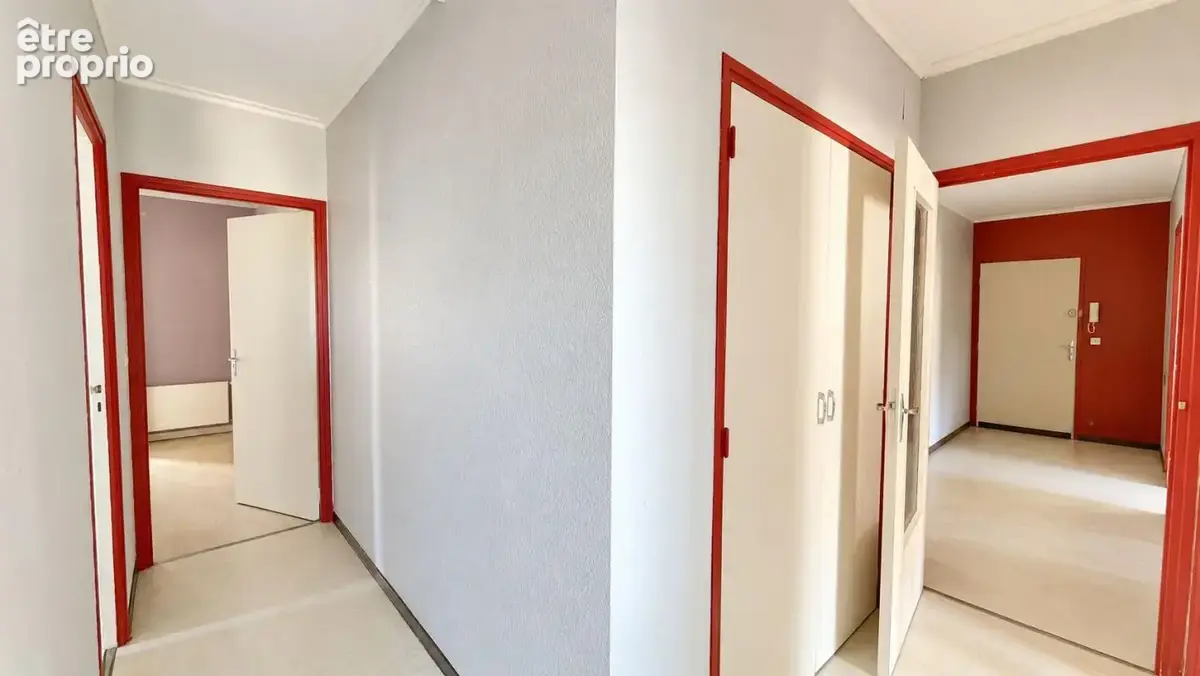 Appartement T4 82 m² – 3 chambres, balcon, garage et parking – Onet-le-Château - photo 8