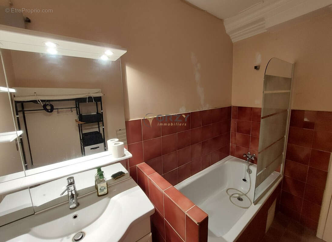 Appartement 39 m² à Saint-Chamas  - photo 7
