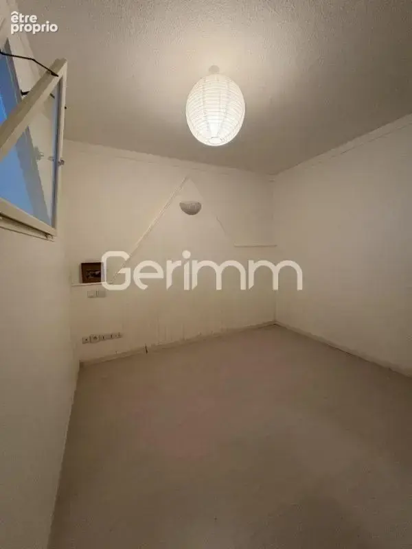 Vente - Appartement - 3 pièces + cuisine - 67 m² - 69 000 € - - photo 8