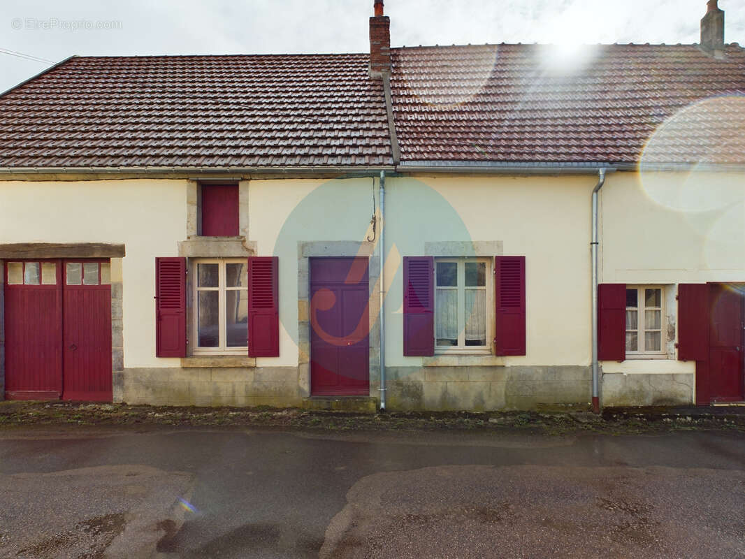 Maison à SAINT-REVERIEN