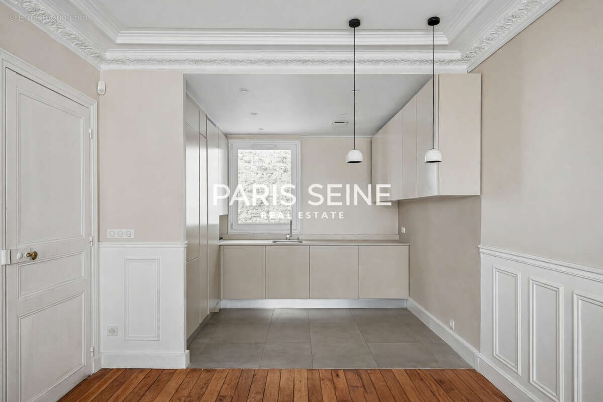 Appartement à PARIS-7E
